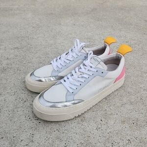 Oncept London Sneaker-blue mist SIZE 10